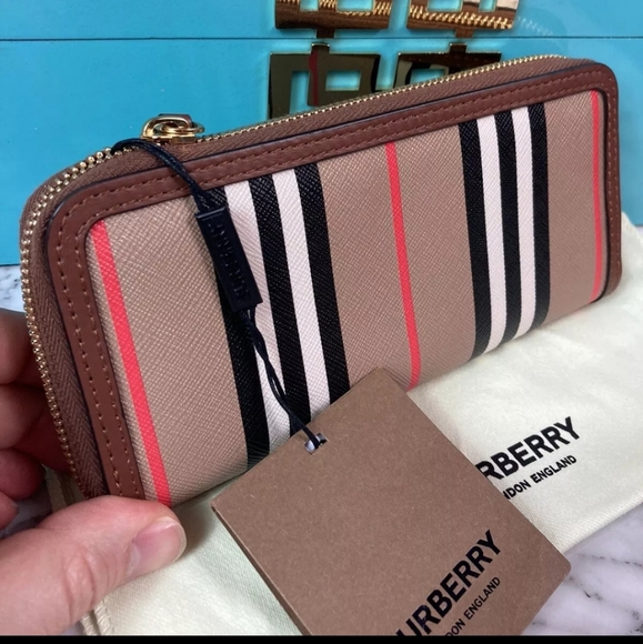 Burberry Wallet NWT - Picture 2 of 6